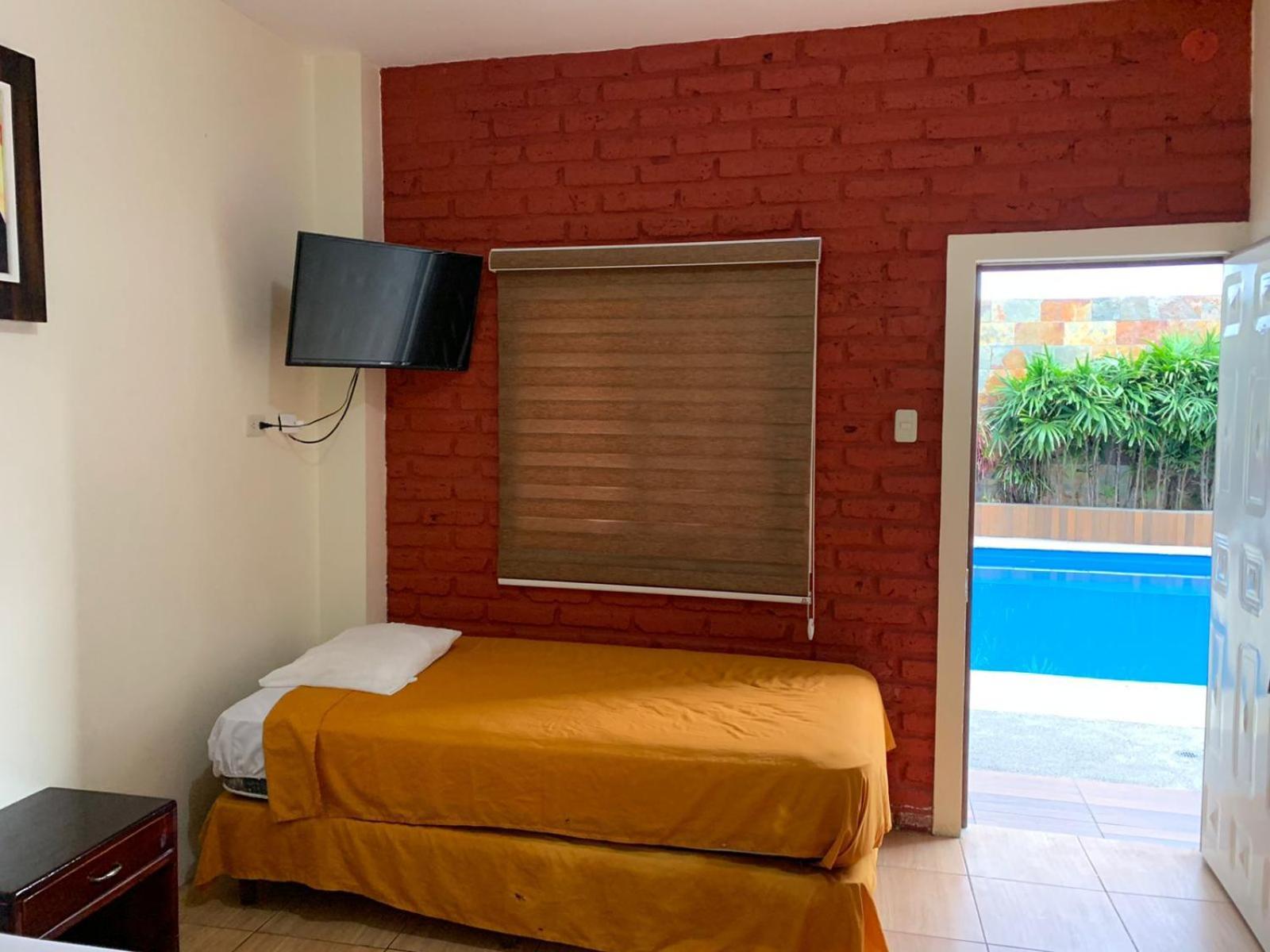 Hostal Las Velas Hotel Manta Exterior foto