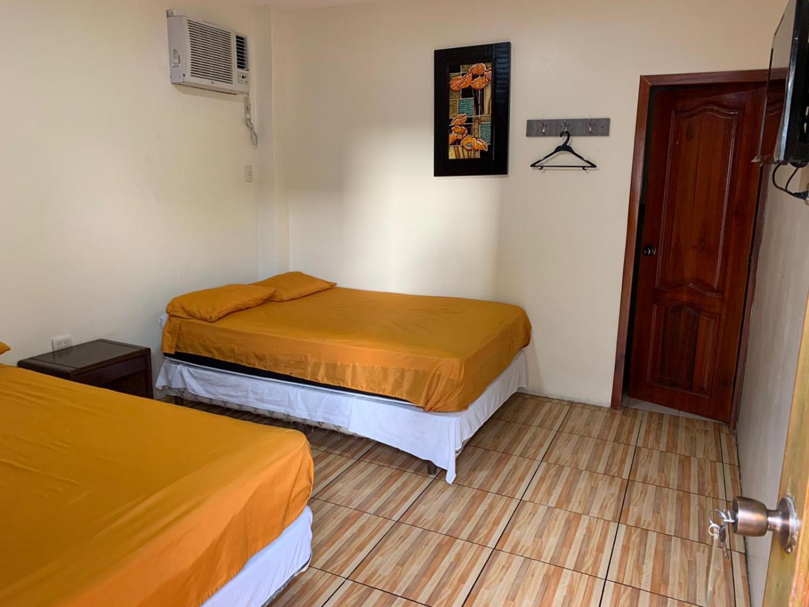 Hostal Las Velas Hotel Manta Exterior foto