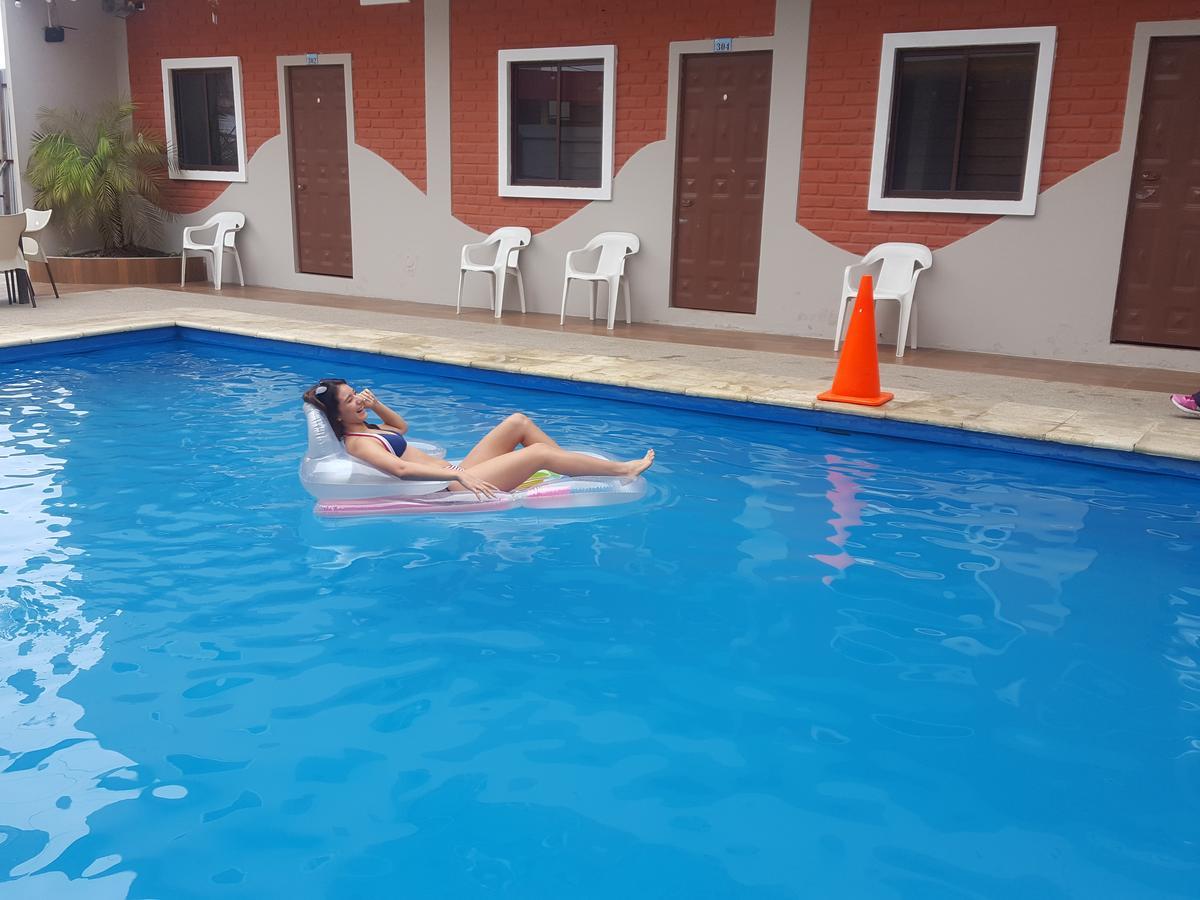 Hostal Las Velas Hotel Manta Exterior foto